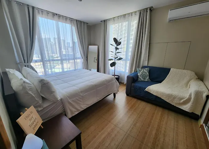 Panoramic Skyline Views Cozy Vibes Near It Holiday home Manila
