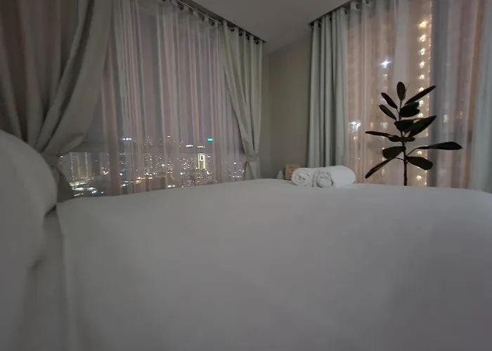 Panoramic Skyline Views Cozy Vibes Near It Manila