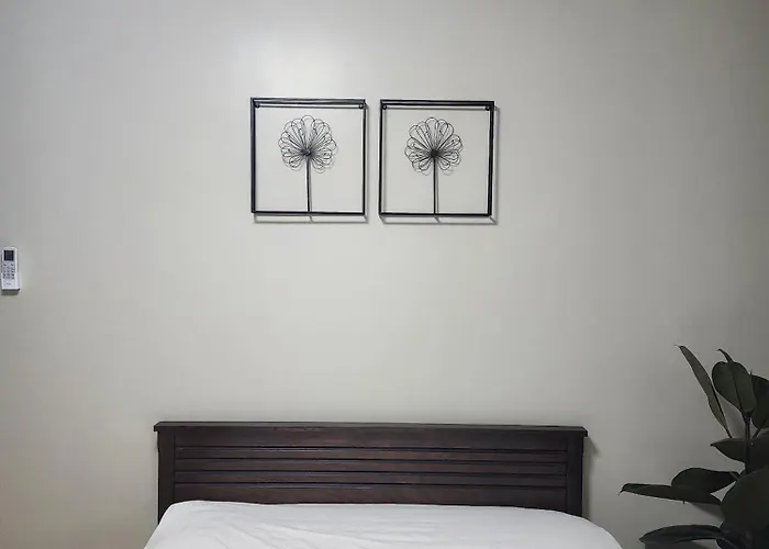 Panoramic Skyline Views Cozy Vibes Near It