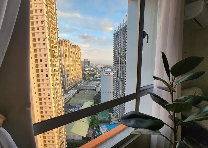 Panoramic Skyline Views Cozy Vibes Near It Holiday home