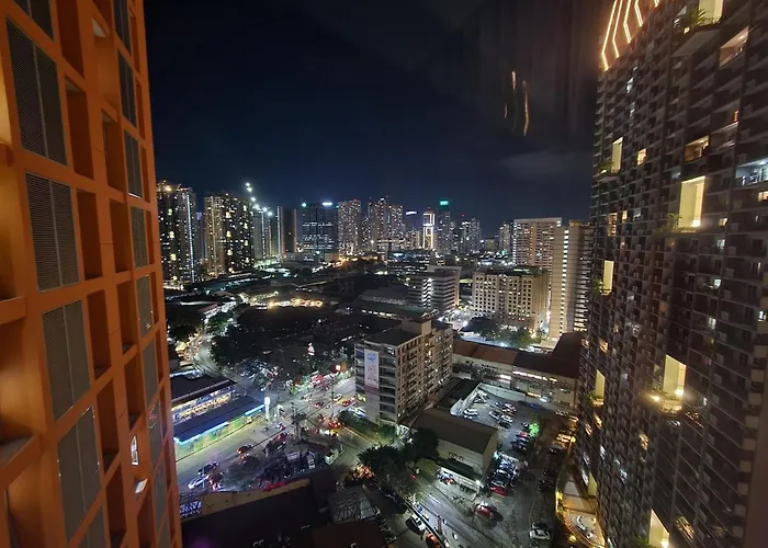 Panoramic Skyline Views Cozy Vibes Near It Manila