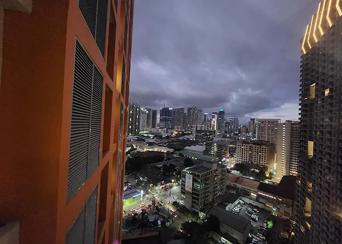 Holiday home Panoramic Skyline Views Cozy Vibes Near It