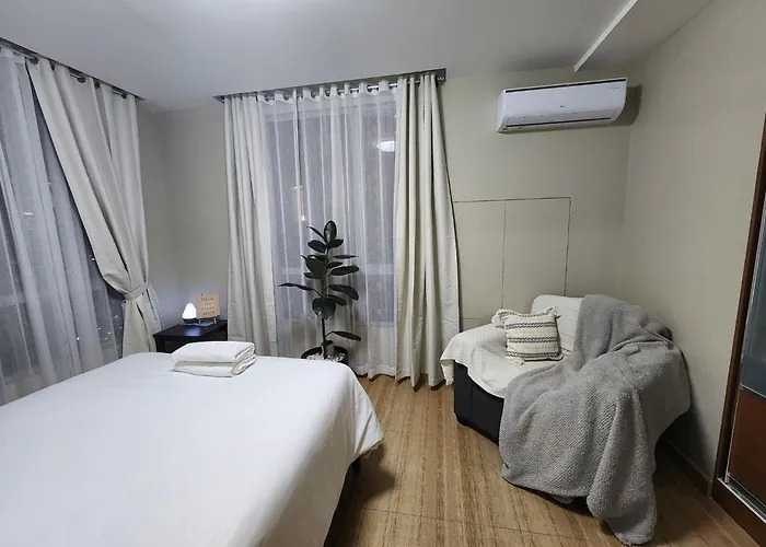 Holiday home Panoramic Skyline Views Cozy Vibes Near It