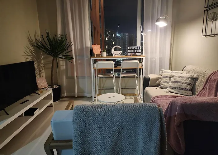Holiday home Panoramic Skyline Views Cozy Vibes Near It *