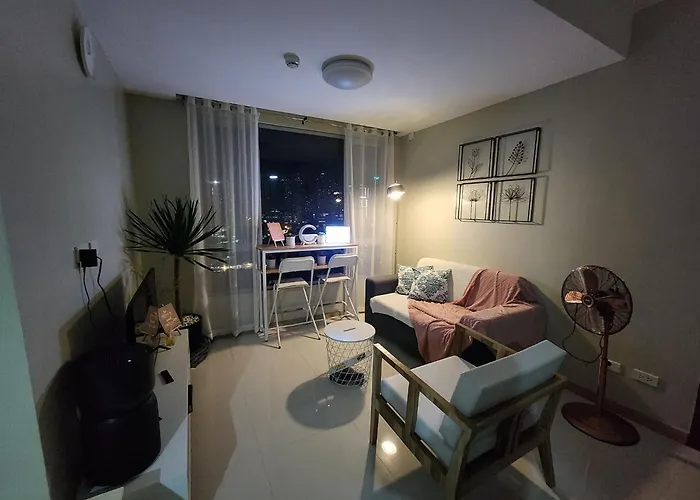 Panoramic Skyline Views Cozy Vibes Near It Holiday home