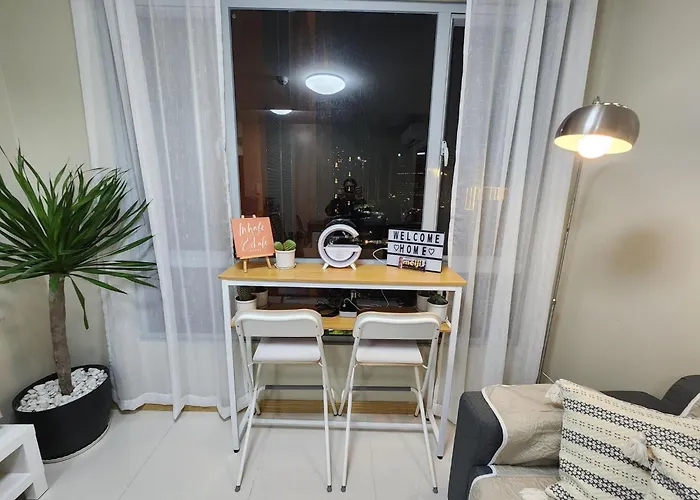 Panoramic Skyline Views Cozy Vibes Near It Manila
