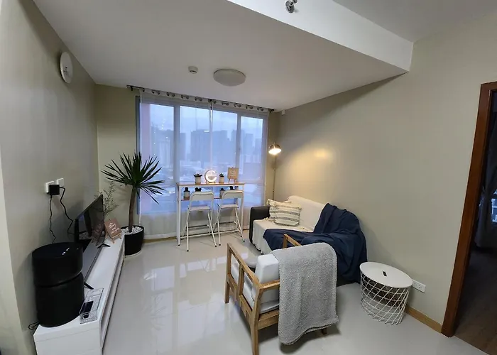 Panoramic Skyline Views Cozy Vibes Near It Holiday home Manila